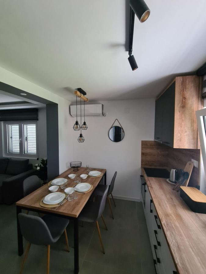 Apartment Nikcevic Tivat Exterior foto